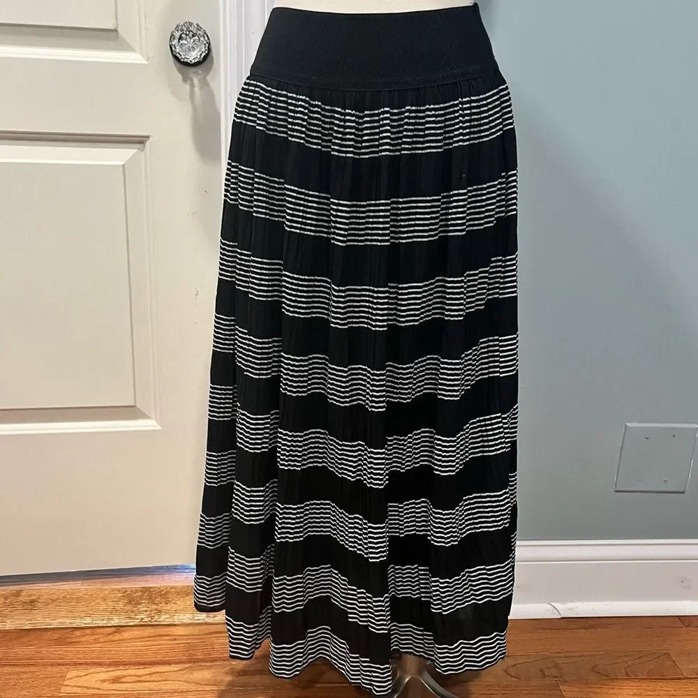 Metro Wear Black & White Stripes A-Line Elastic Waist Midi Skirt Size Small